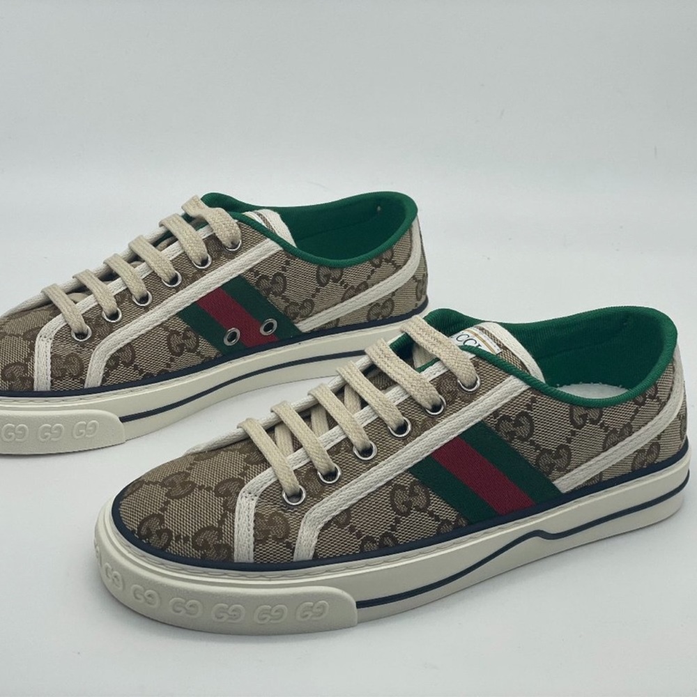 Gucci brand new in box tennis sneakers logo 42 12 guccisima canvas logo stripe
